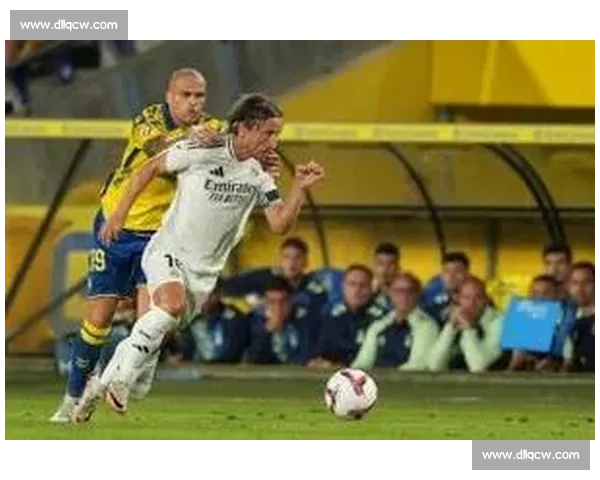 莫伦特斯怒批维尼修斯：皇马容不下无礼的天赋